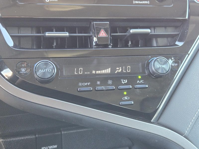 Used 2023 Toyota Camry SE Auto (Natl)