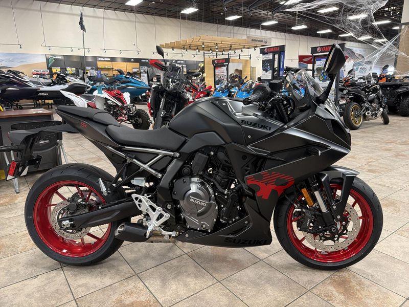 New 2027 Suzuki GSX-8R Image 10