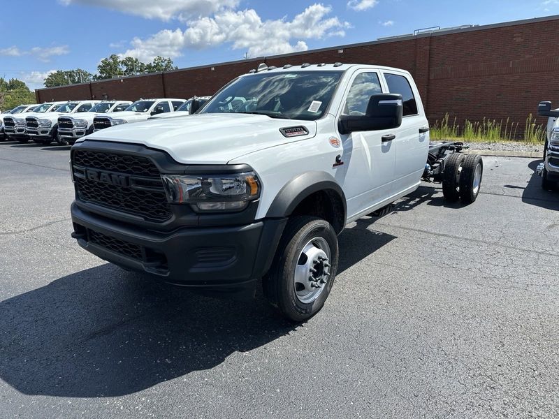 2024 RAM 5500 Tradesman Chassis Crew Cab 4x4 84