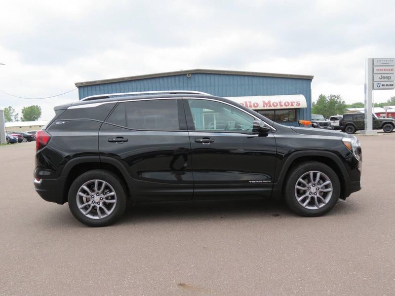 2023 GMC Terrain SLT AWD 4dr SUVImage 1