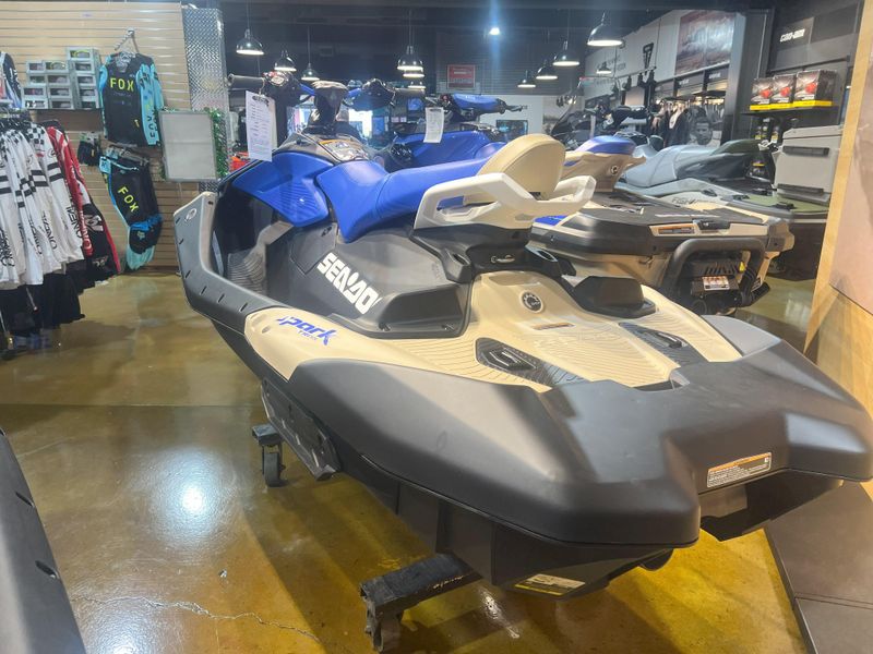 2025 Sea-Doo SPARK FOR 3 90 TRIXX (SOUND SYSTEM) Image 5