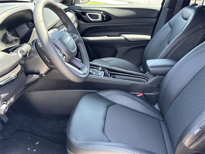 2025 Jeep Compass Latitude 4x4Image 16