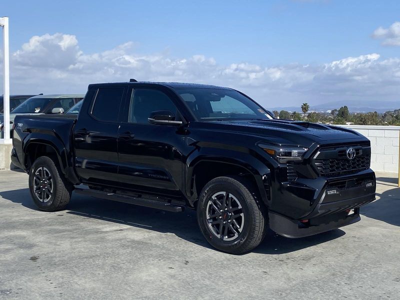 2025 Toyota Tacoma TRD SportImage 2