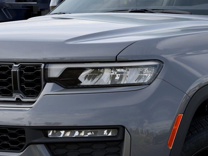 New 2027 Jeep Grand Cherokee L Limited 4x2Image 6