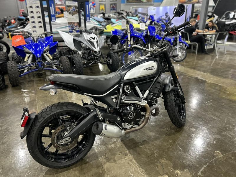 Used 2022 Ducati Icon Dark Scrambler Image 18