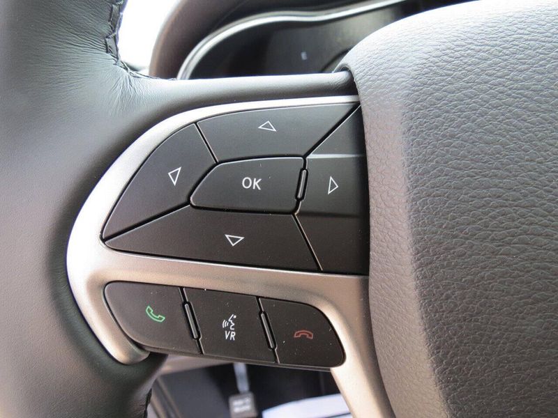 Used 2020 Jeep Grand Cherokee Limited 4x4 4dr SUVImage 14