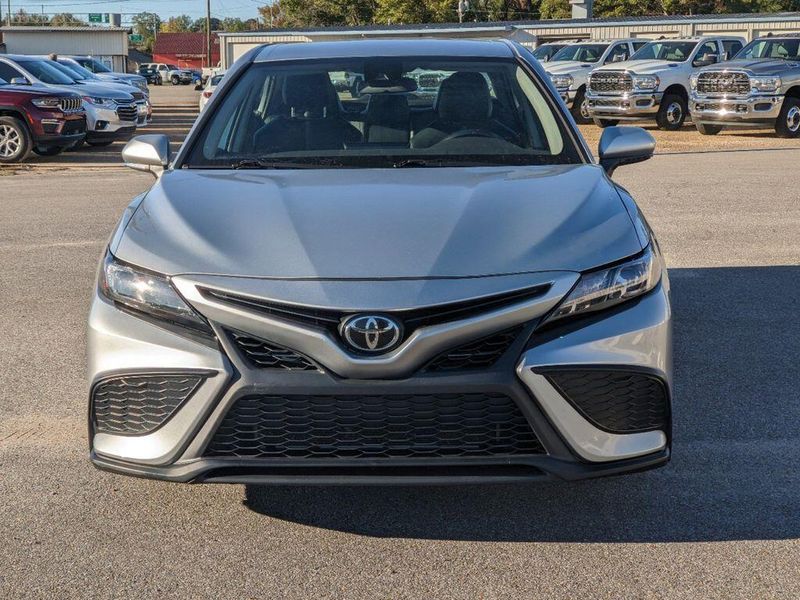 2022 Toyota Camry SEImage 8