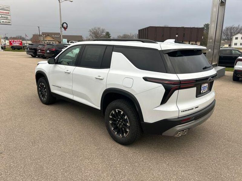 2026 Chevrolet Traverse Z71 photo 3