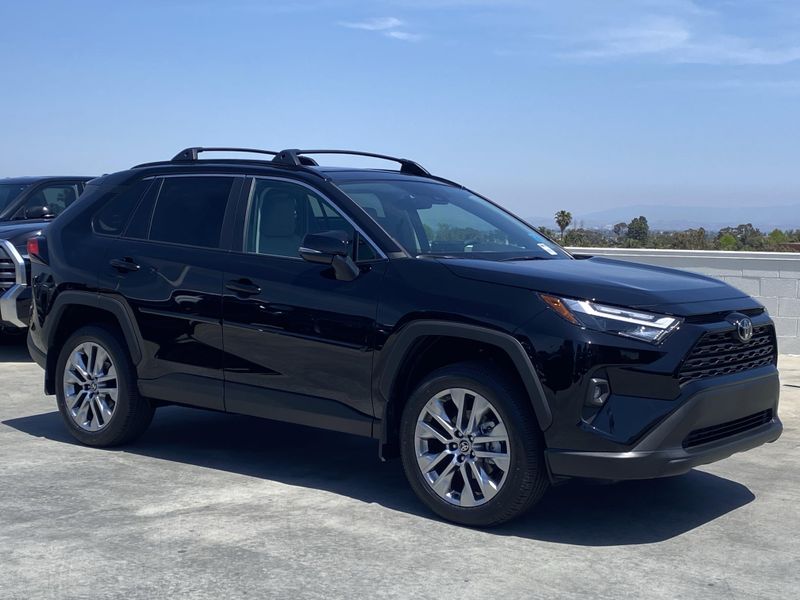 2025 Toyota RAV4 XLE PremiumImage 2