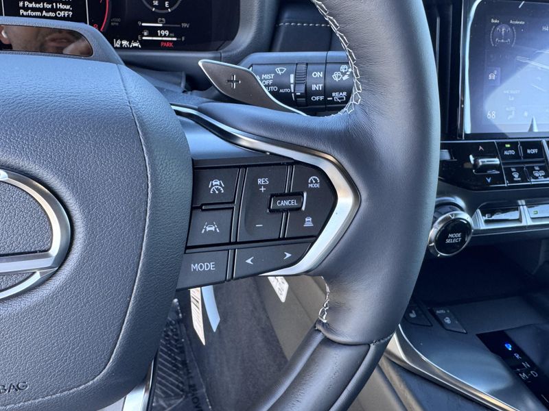 2025 Lexus LX 600 LuxuryImage 23