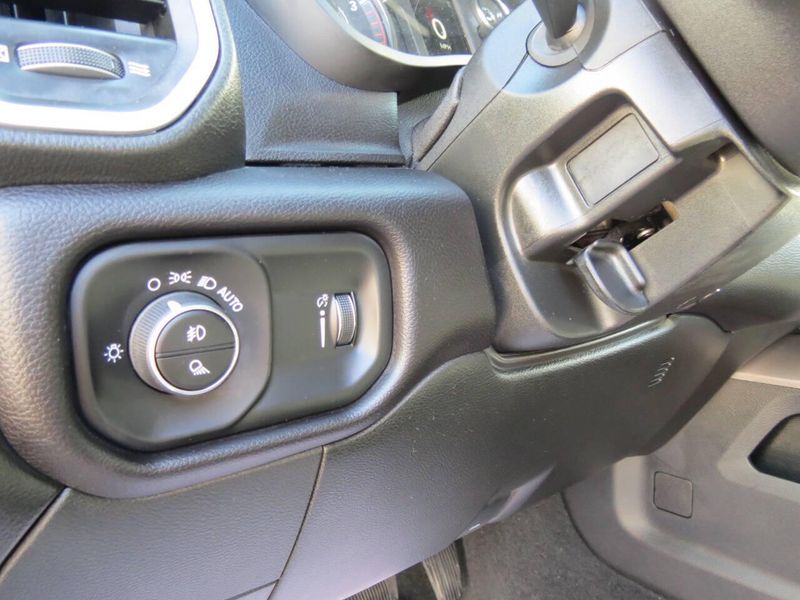 Used 2023 RAM 2500 Big Horn 4x4 4dr Crew Cab 6.3 ft. SB PickupImage 12