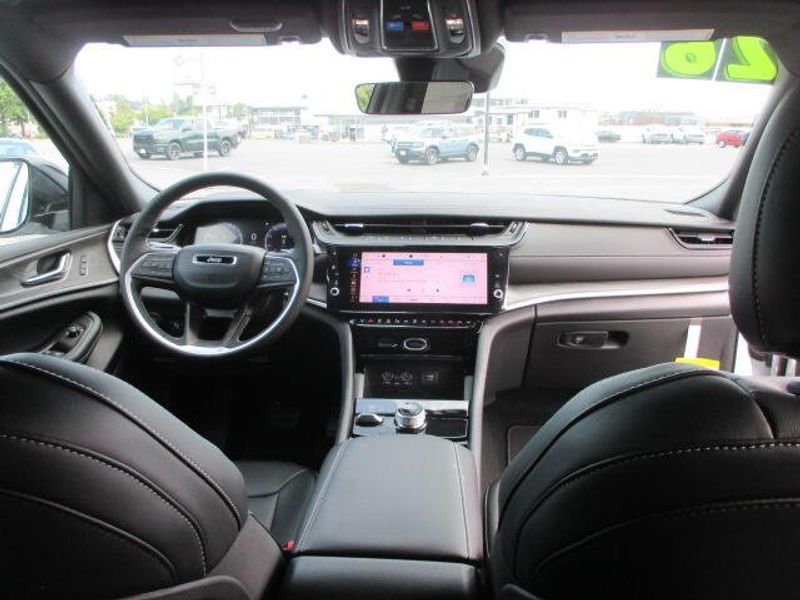 New 2026 Jeep Grand Cherokee Limited 4x4Image 29