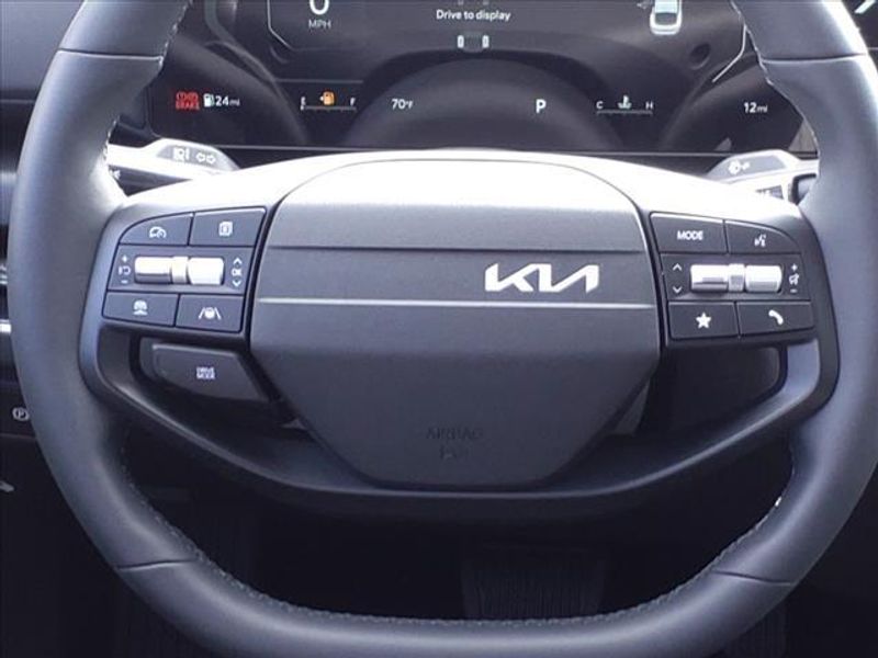 2025 Kia K4 EXImage 9