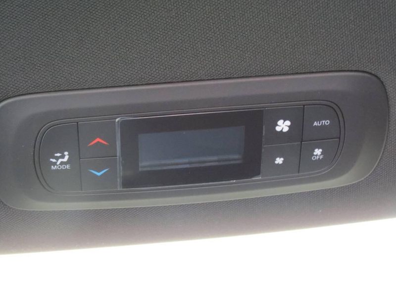 New 2026 Chrysler Pacifica SelectImage 23