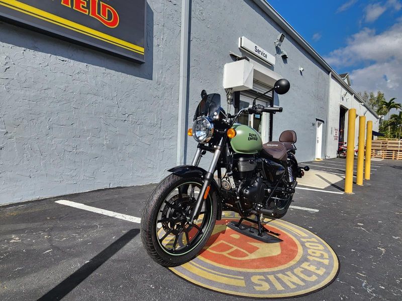 New 2024 Royal Enfield METEOR 350 Image 3