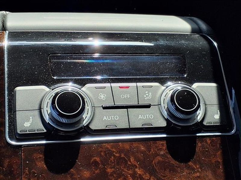 2012 Audi A8 L 4.2Image 12