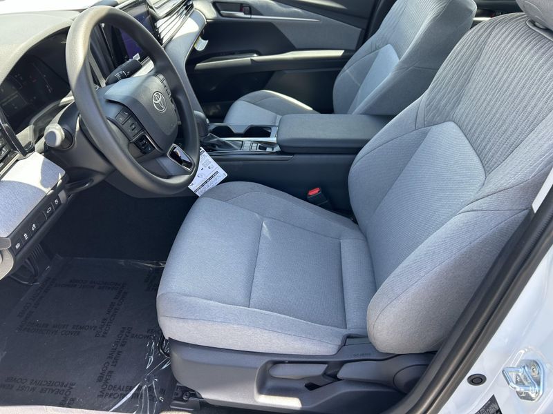 2025 Toyota Camry LEImage 14