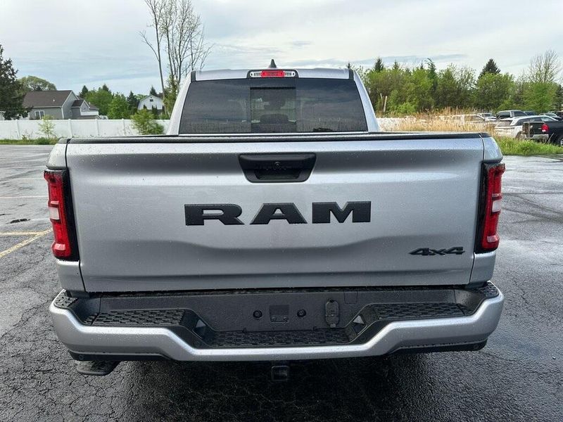 2025 RAM 1500 Tradesman Crew Cab 4x4 5