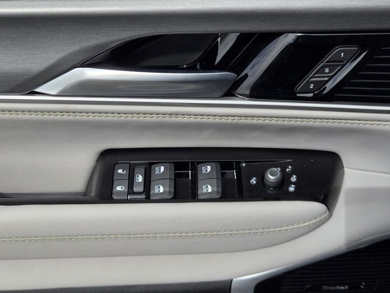 2026 Jeep Grand Wagoneer L Grand Wagoneer L Limited Altitude 4x4