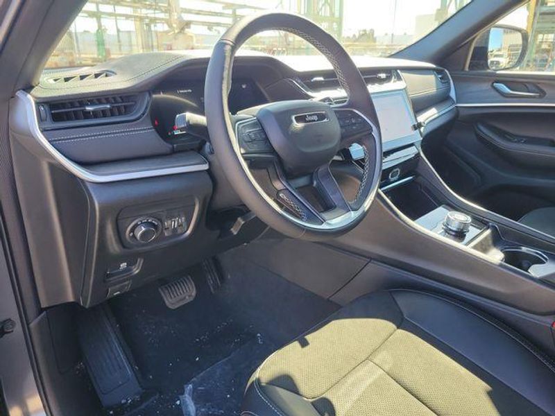 New 2026 Jeep Grand Cherokee Laredo Altitude 4x4