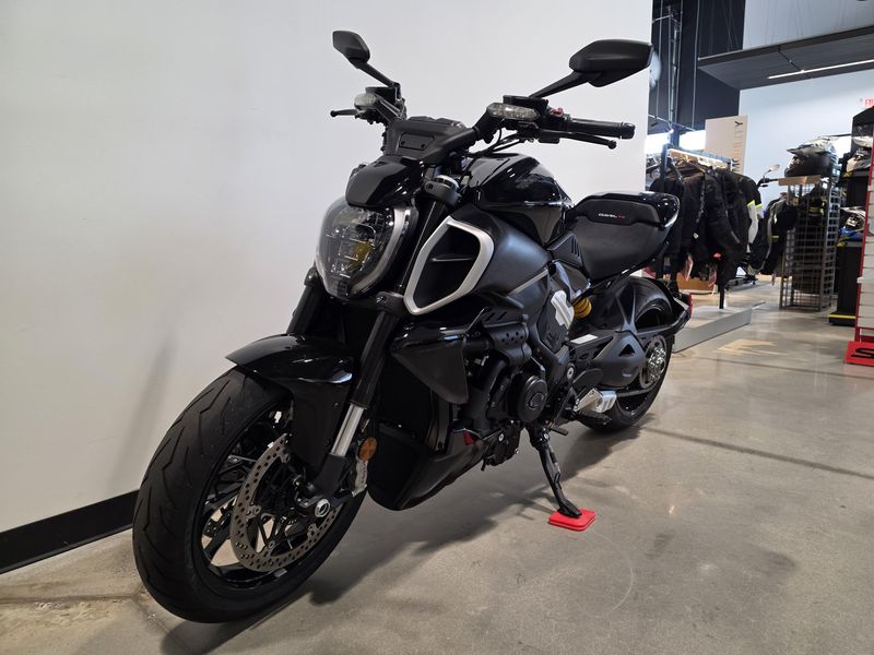 2025 Ducati Diavel V4