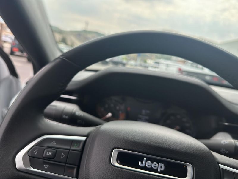 2024 Jeep Compass Latitude photo 6