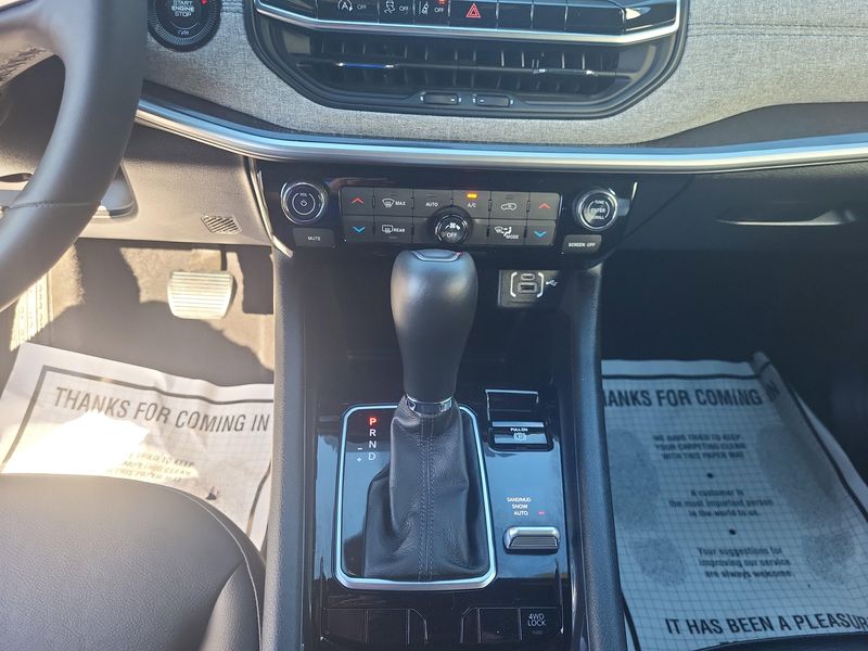 Used 2023 Jeep Compass LatitudeImage 9