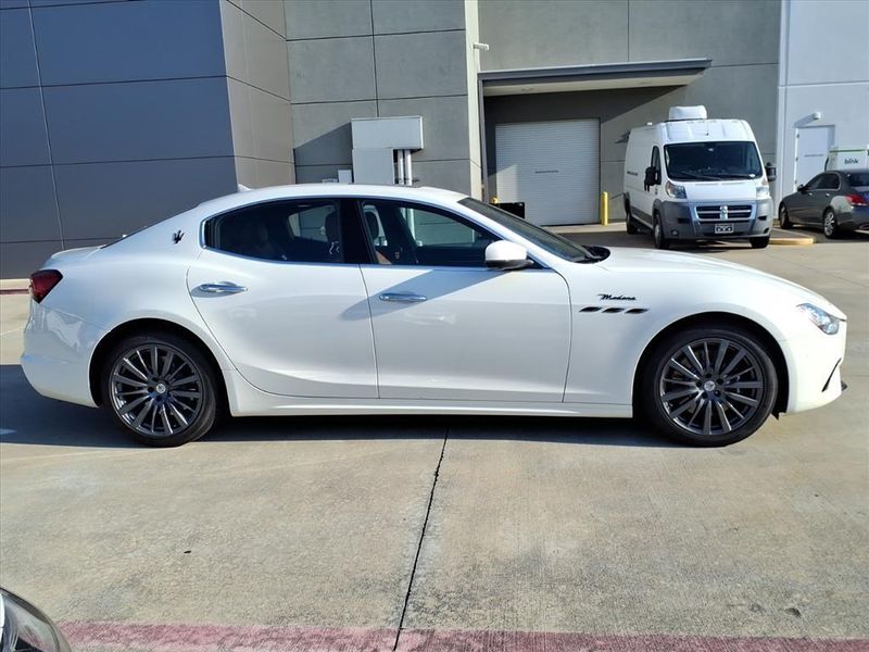Used 2022 Maserati Ghibli Modena Q4Image 11