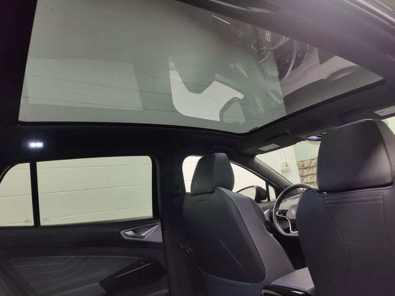 2023 Volkswagen ID.4 Pro S AWD w/Glass RoofImage 6