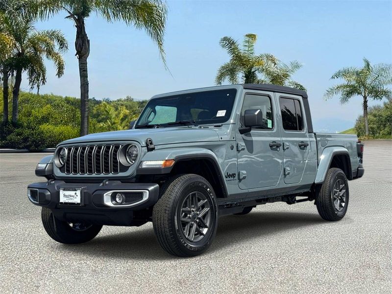 New 2026 Jeep Gladiator Sport S 4x4