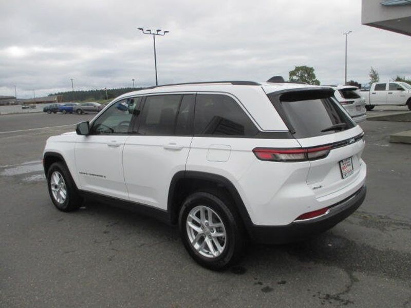 Used 2023 Jeep Grand Cherokee LaredoImage 13