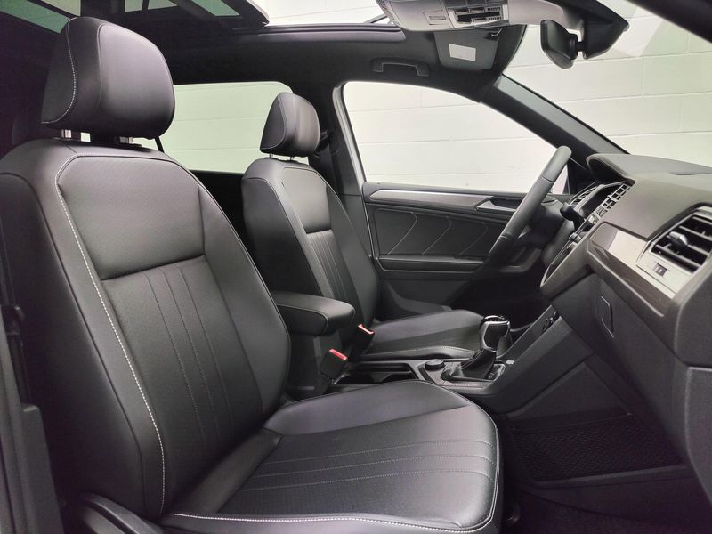 Used 2024 Volkswagen Tiguan SE R-Line Black AWD w/SunroofImage 10