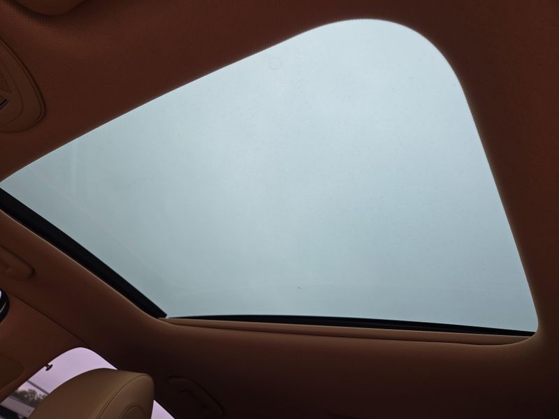 2022 Genesis G70 2.0T photo 22