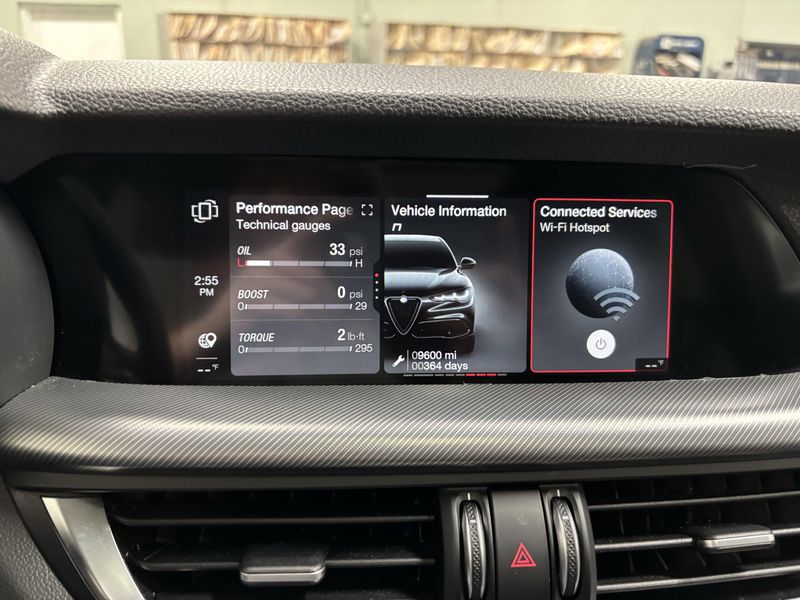 2024 Alfa Romeo Stelvio Ti AWD w/Activ AsstImage 27