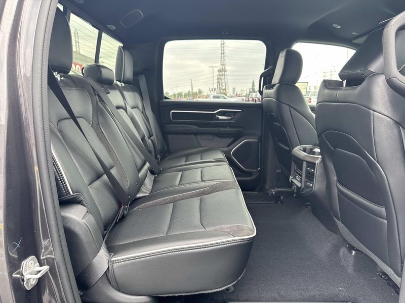 New 2026 RAM 1500 Laramie Crew Cab 4x2 5'7' Box