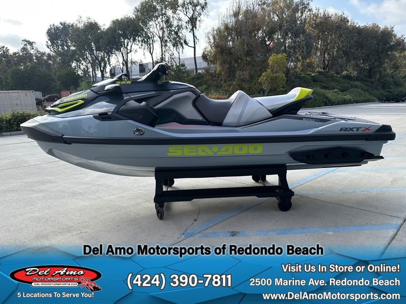 2024 Sea-Doo RXT-X 325 (SOUND SYSTEM) Image 12