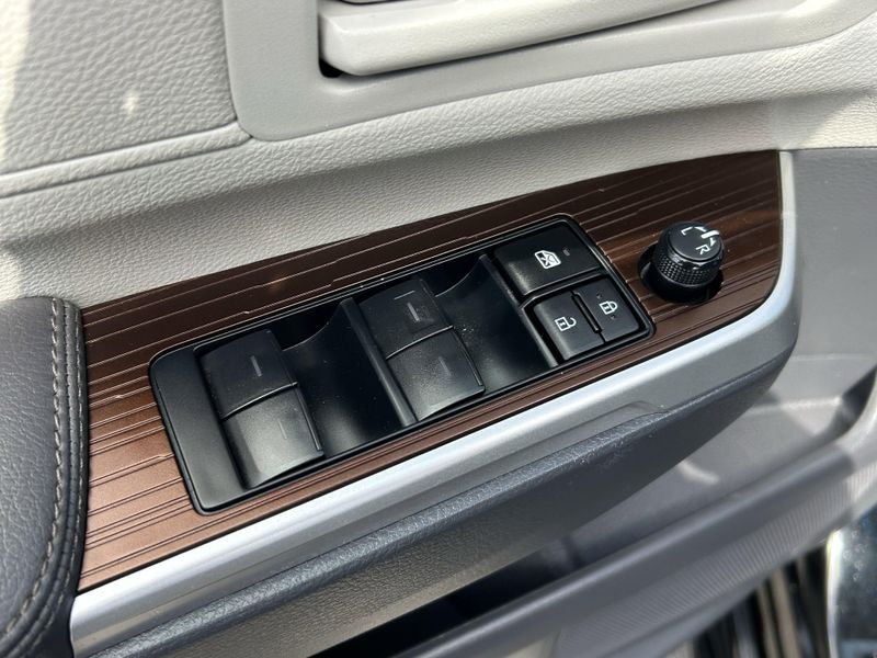 2023 Toyota Sienna LEImage 21