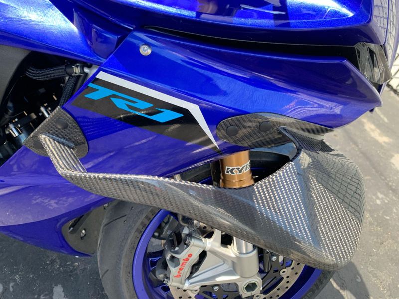 Used 2025 Yamaha YZF-R1 CA Image 25
