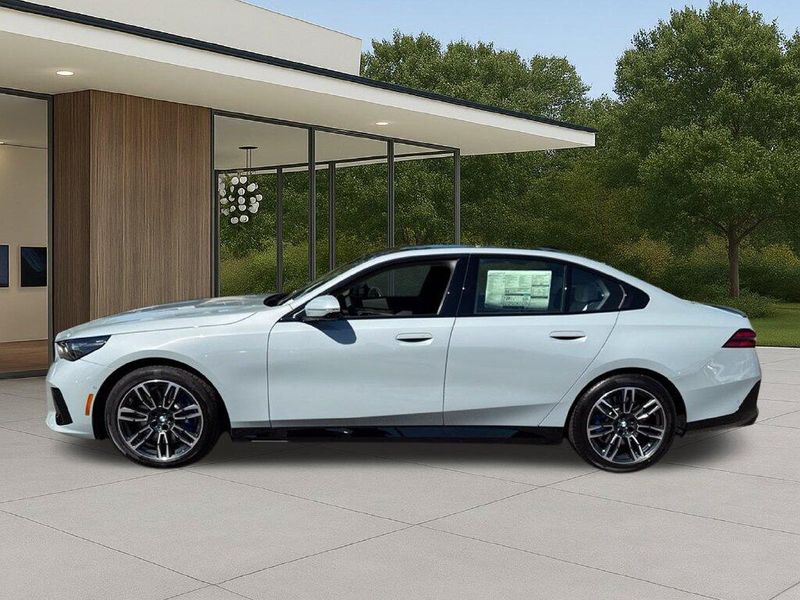 New 2027 BMW 5 Series 540i xDriveImage 13