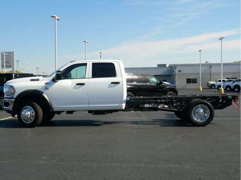 2024 RAM 5500 Tradesman Chassis Crew Cab 4x4 84