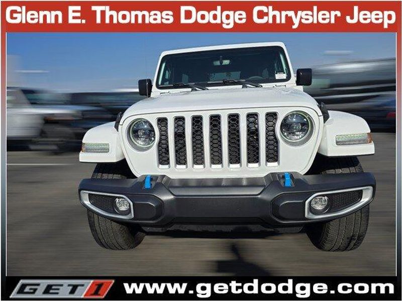 2023 Jeep Wrangler 4xe Sahara photo 2