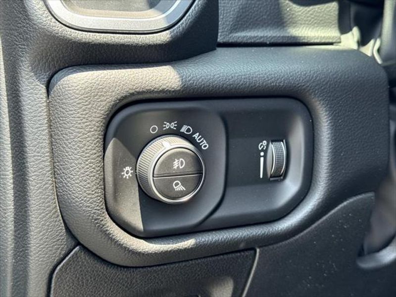 New 2026 RAM 1500 Big Horn Crew Cab 4x2 5'7' Box