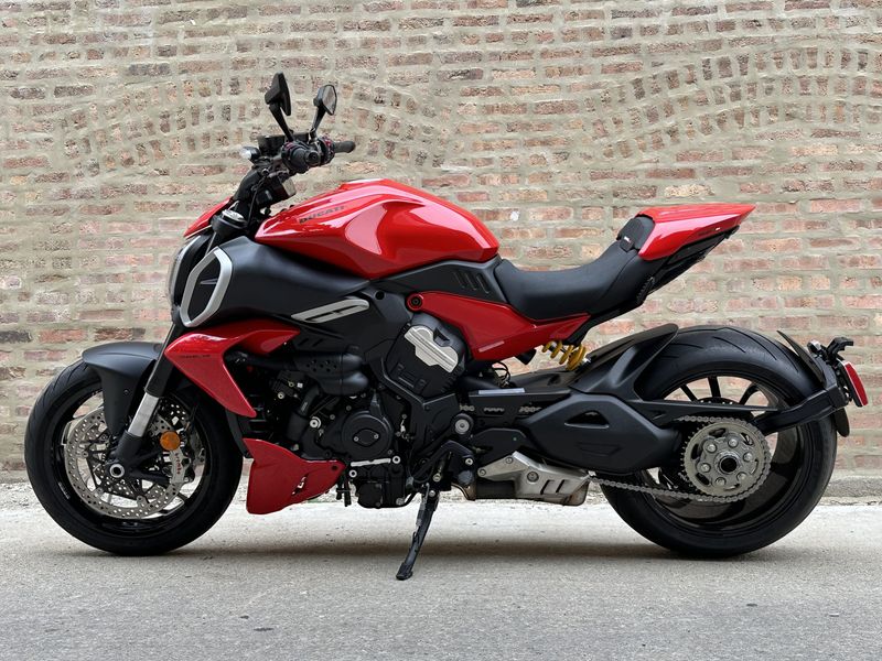 2024 Ducati Diavel V4  Image 2