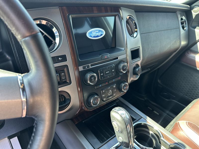 Used 2017 Ford Expedition PlatinumImage 35