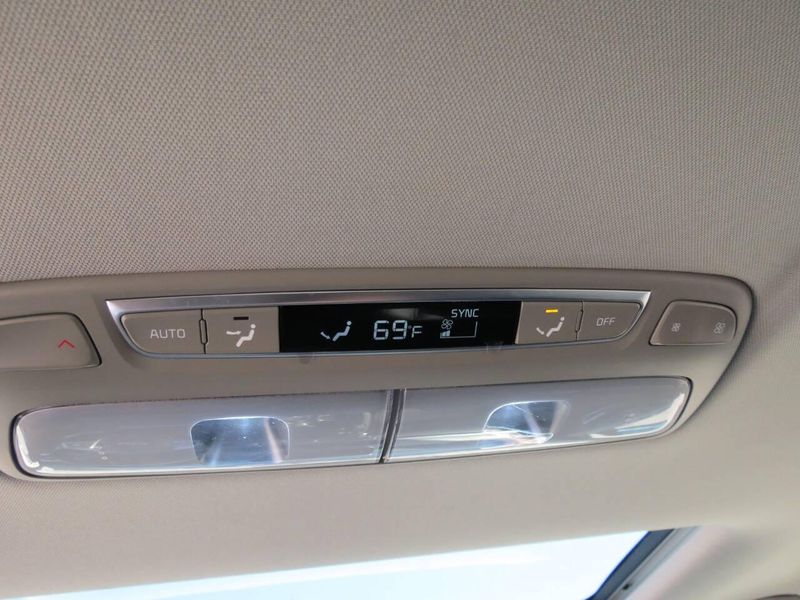 Used 2022 Kia Telluride EX AWD 4dr SUVImage 27