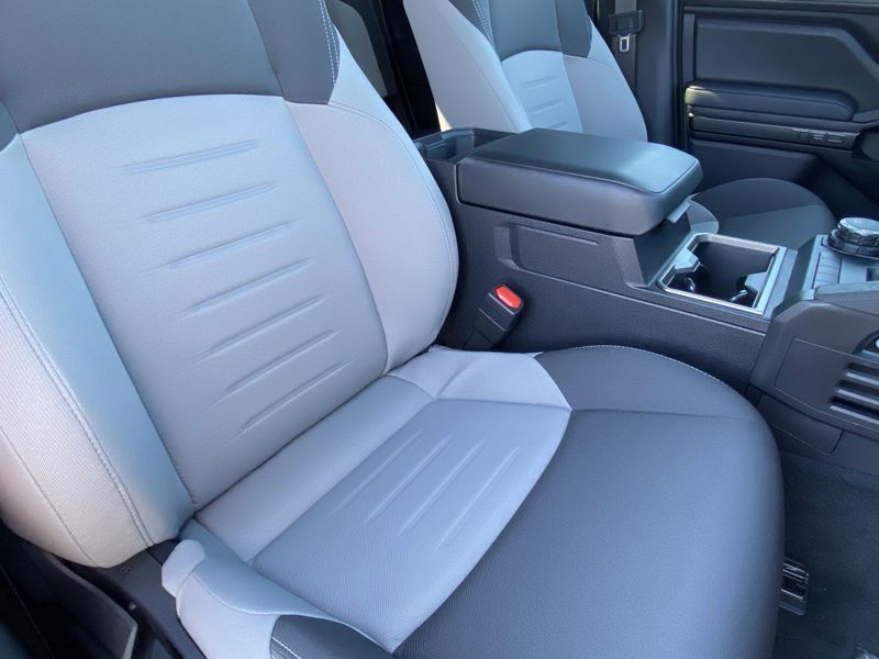 2025 Toyota Tacoma TRD SportImage 11