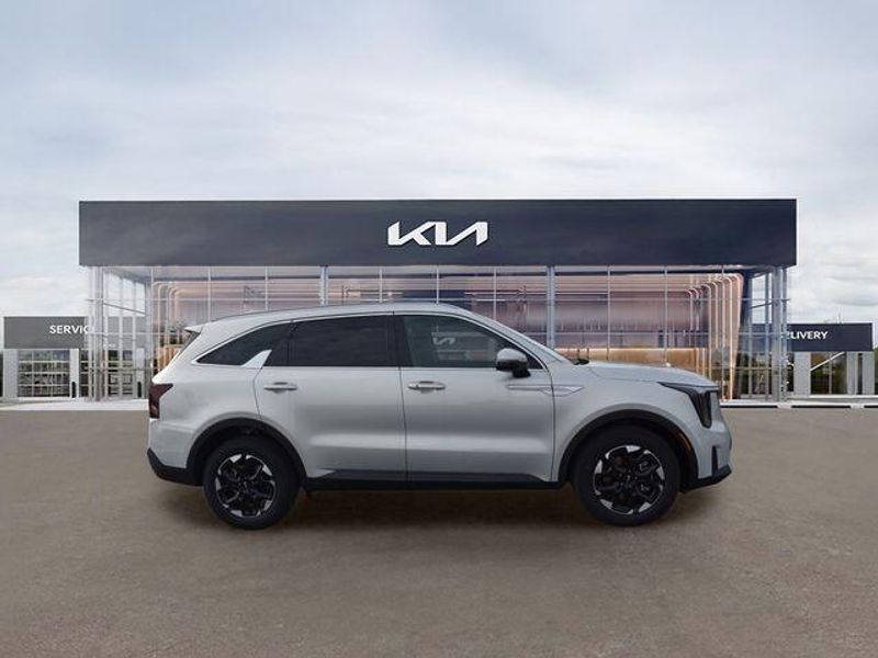 New 2026 Kia Sorento SImage 2