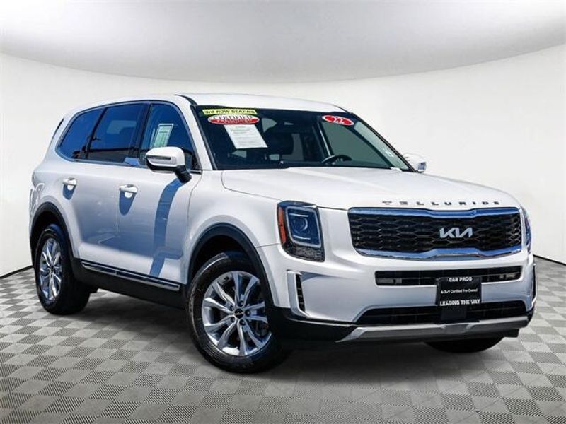 Used 2022 Kia Telluride LXImage 2