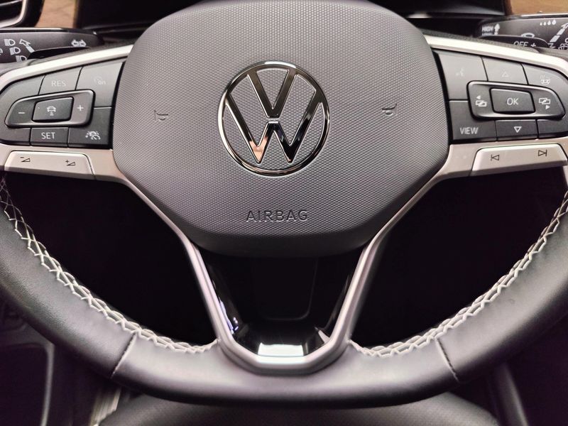 Used 2025 Volkswagen Atlas SE AWD w/TechnologyImage 29