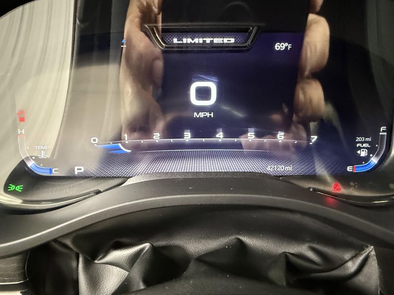 Used 2023 RAM 1500 LimitedImage 25